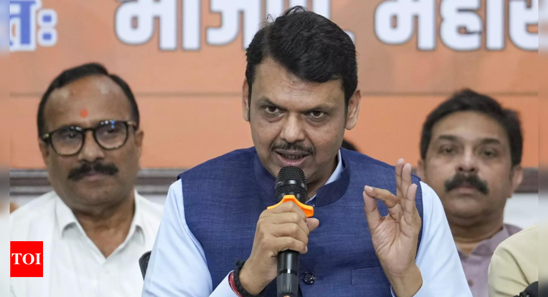 Devendra Fadnavis meets BJP brass, no decision on his offer to quit | India News – Times of India