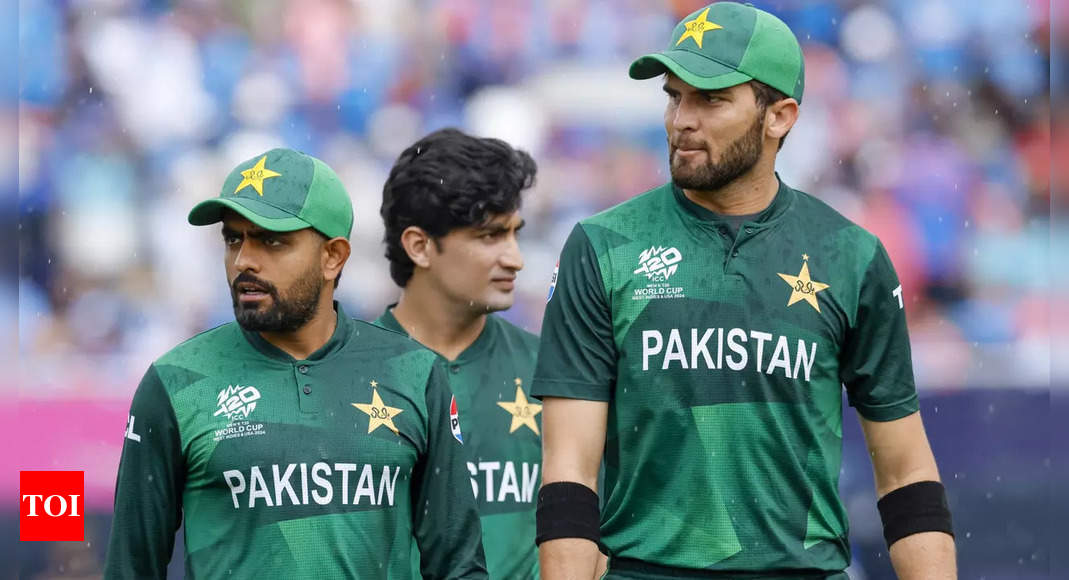 ‘Make these players sit at home’: Wasim Akram and Waqar Younis slam Pakistan after defeat to India in T20 World Cup | Cricket News – Times of India