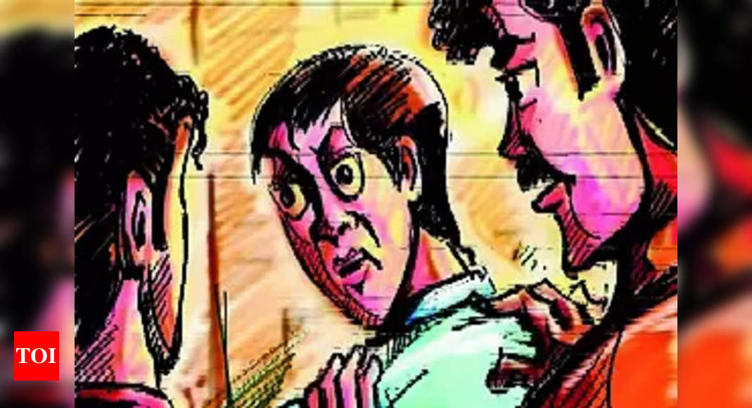 Man chops off acquaintance’s ear for trying to resolve quarrel | India News – Times of India