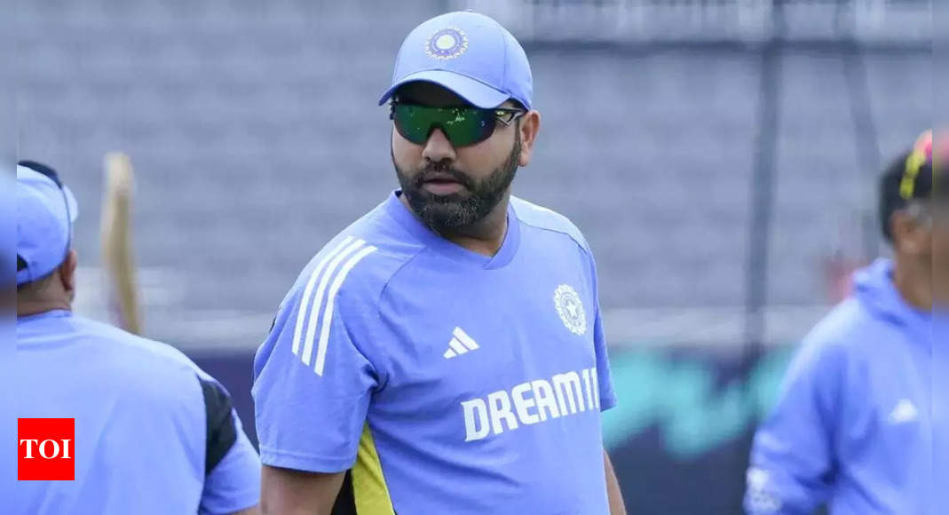 Rohit Sharma suffers injury scare during practice ahead of India vs Pakistan T20 World Cup mega encounter | Cricket News – Times of India