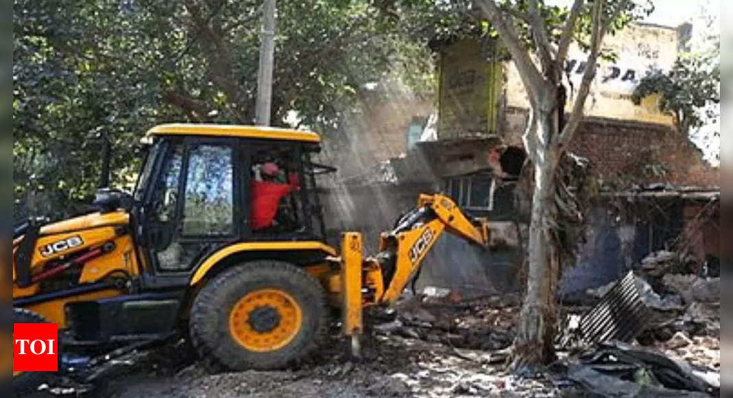 DDA postpones demolition drive in Majnu Ka Tila | India News – Times of India