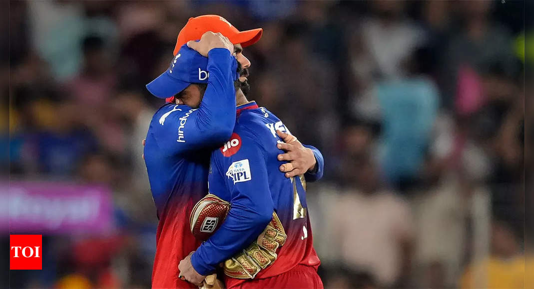 Amid disappointment of loss, Virat Kohli’s emotional hug to teary-eyed Dinesh Karthik. Watch | Cricket News