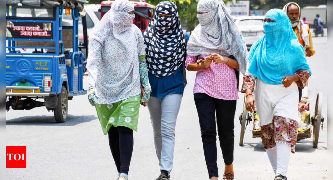 Delhi sizzles as temperature expected to touch 45°C, heatwave conditions likely to continue | India News