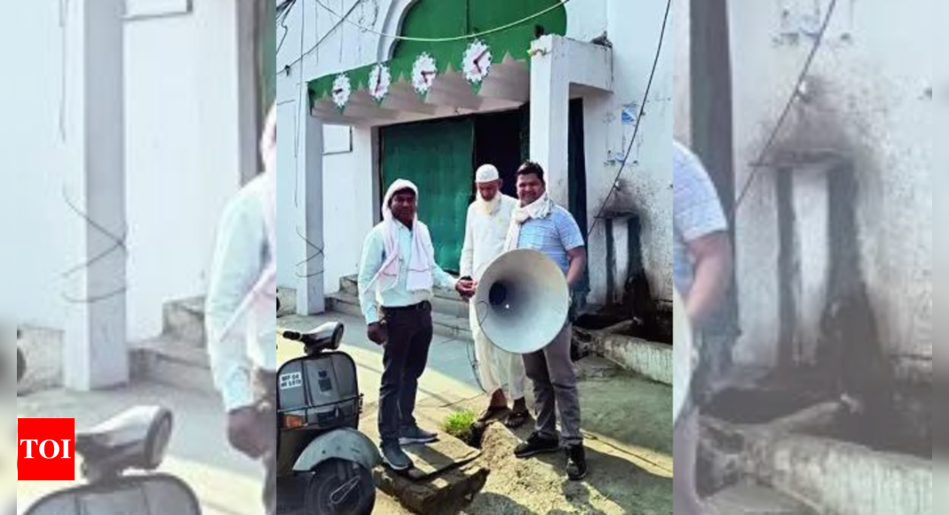 Loudspeakers taken down at religious places in Madhya Pradesh | India News - Times of India