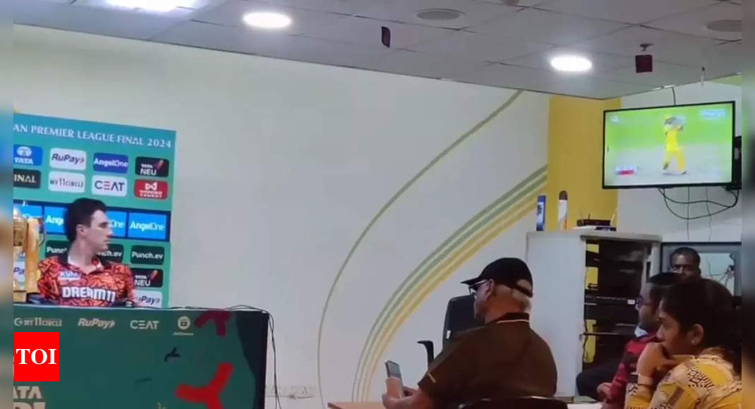 Watch: Pat Cummins spotted watching MS Dhoni’s batting during press conference, video goes viral | Cricket News – Times of India