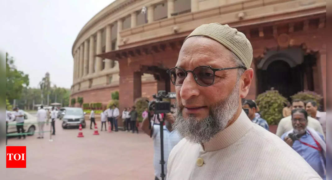 AIMIM chief Asaduddin Owaisi sparks row, says 'Jai Palestine' while taking oath as Lok Sabha MP | India News - Times of India