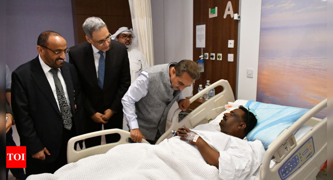 MoS Kirti Vardhan Singh visits injured Indians at Kuwait hospital - Times of India